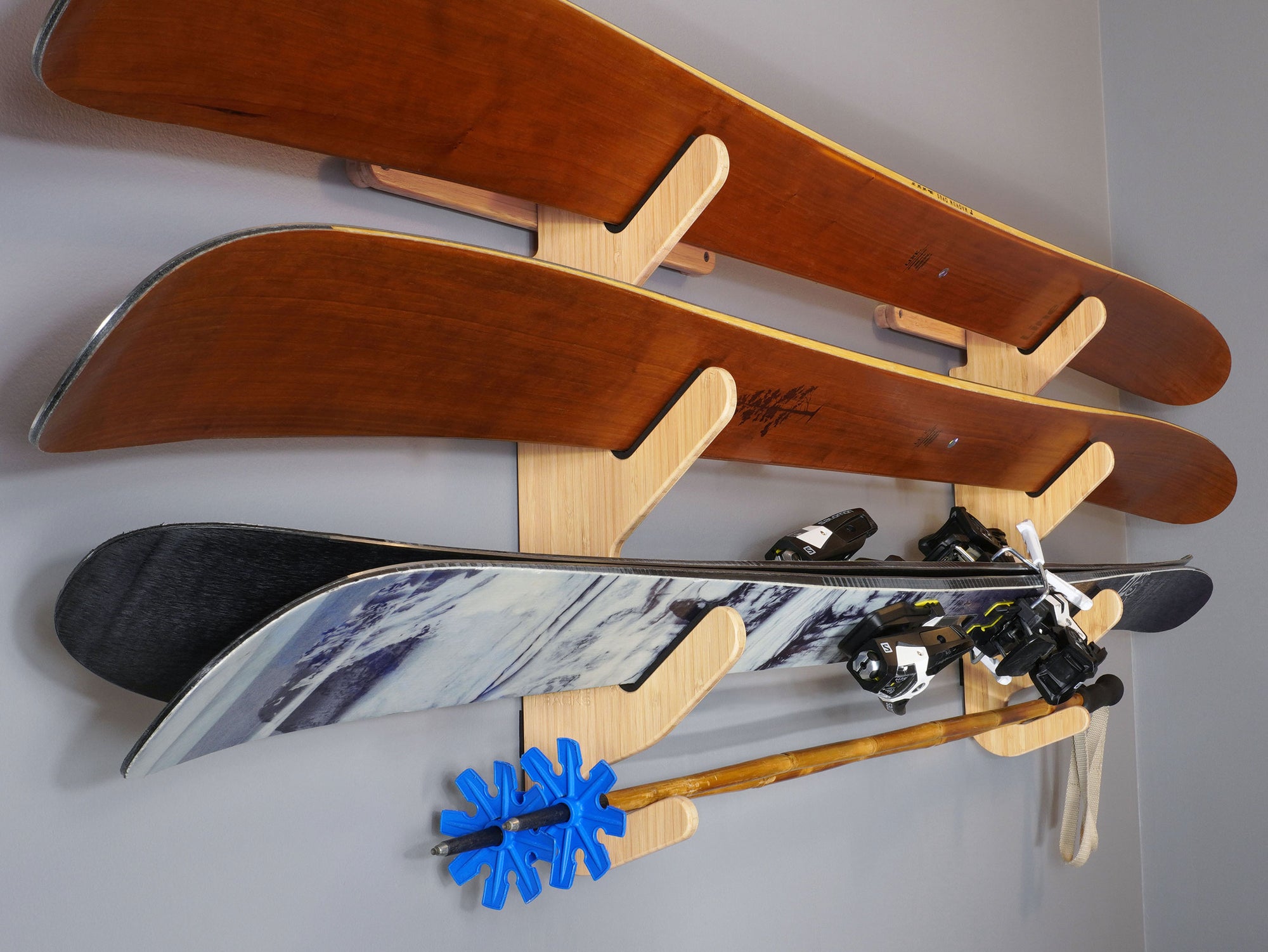 Bamboo Wood Ski Rack with Poles - Grassracks Hallsteiner Trip