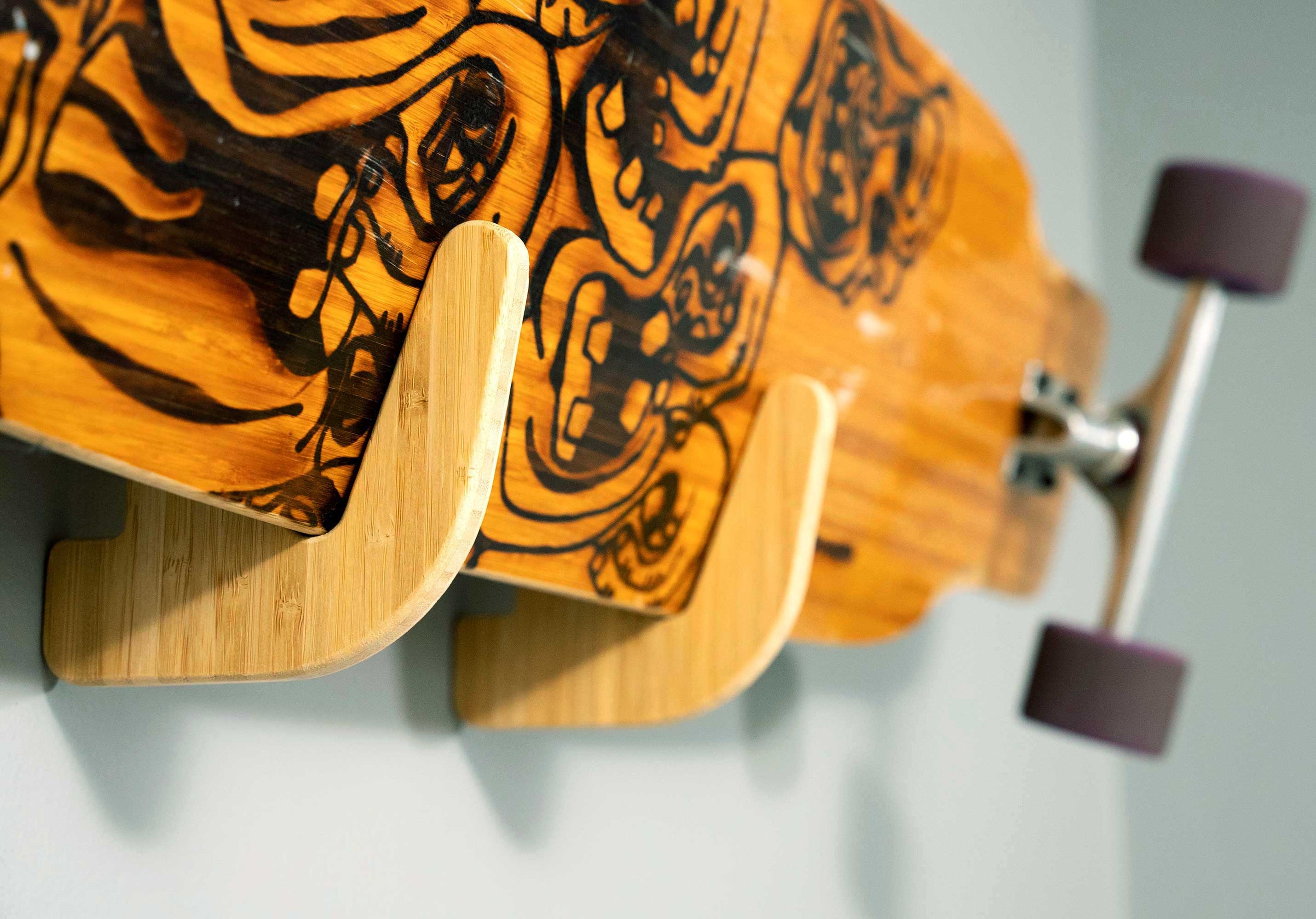 Bamboo Snowboard Rack & Skateboard Rack Adjustable WallMounted Rack